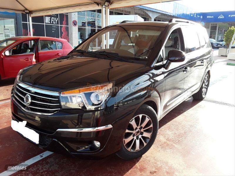 SSANGYONG RODIUS D22T 178CV LIMITED 4X4 AUT DE 2017 CON 57.000 KM POR 24.990 EUR. EN ZARAGOZA